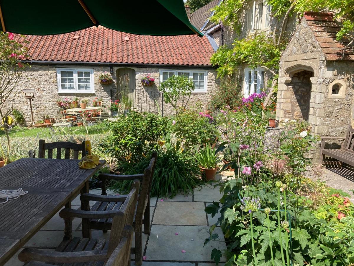 Maplestone Bed & Breakfast เชพตันมัลเล็ต ภายนอก รูปภาพ